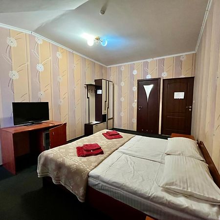 Hotel Domino Berehove  Esterno foto