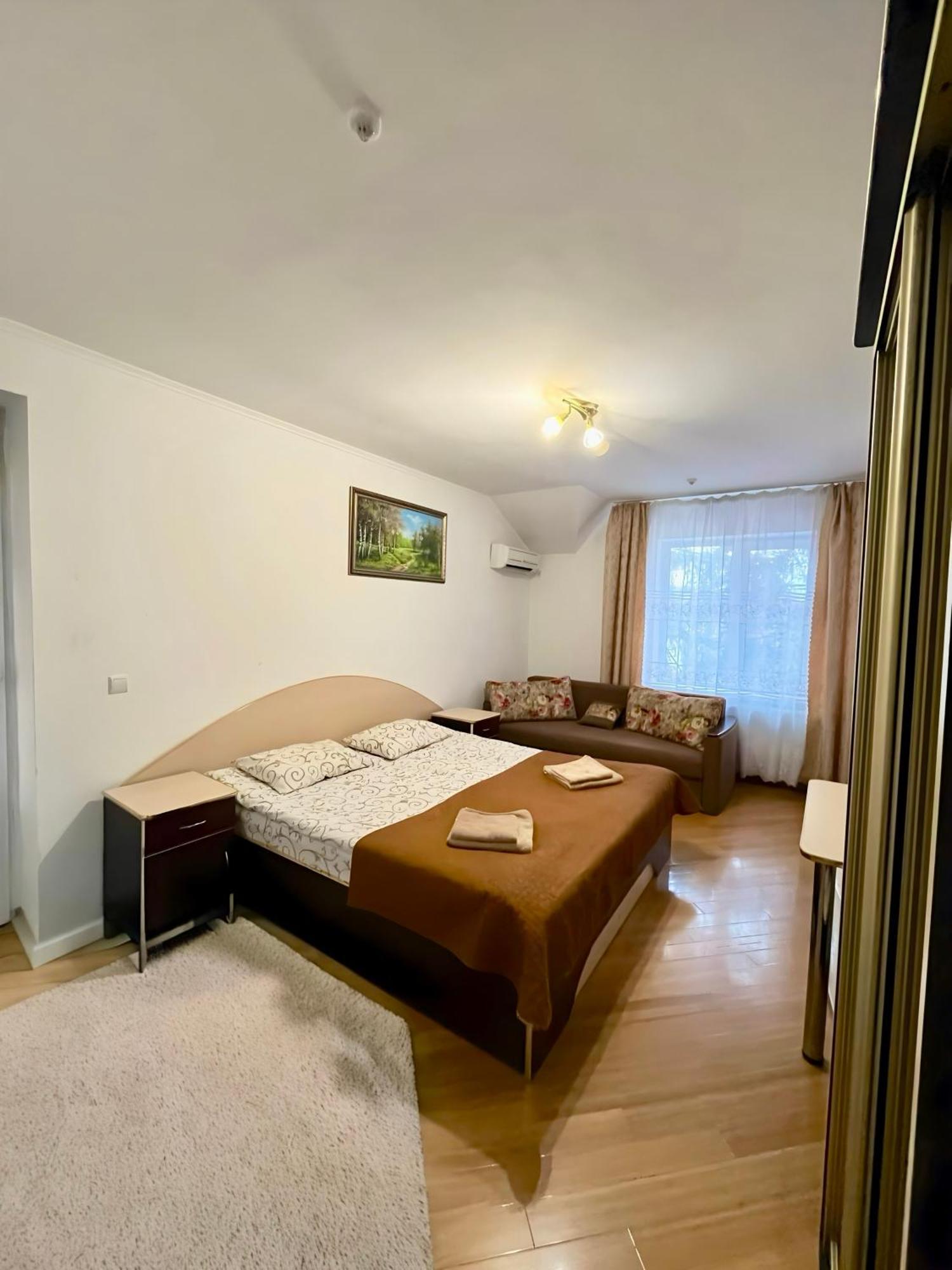 Hotel Domino Berehove  Esterno foto