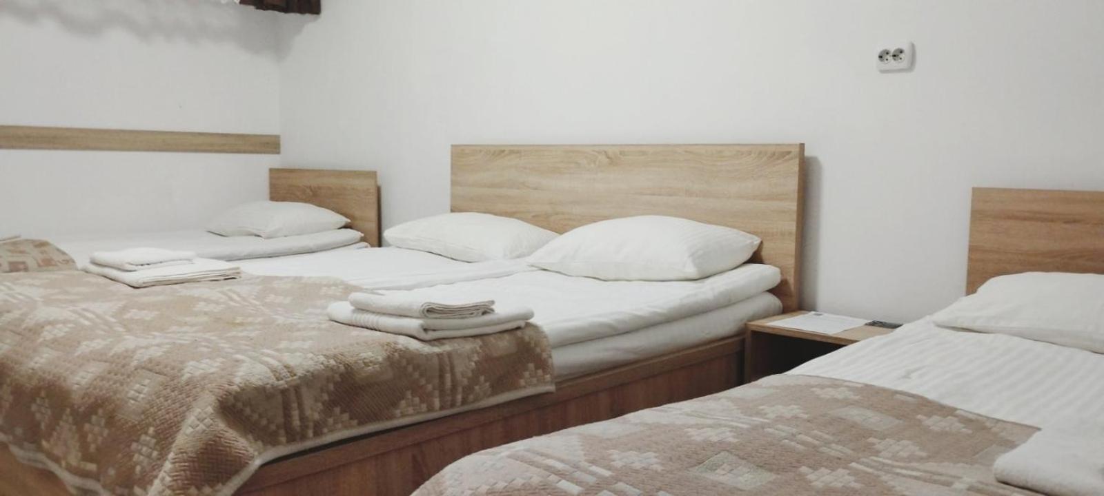 Hotel Domino Berehove  Esterno foto