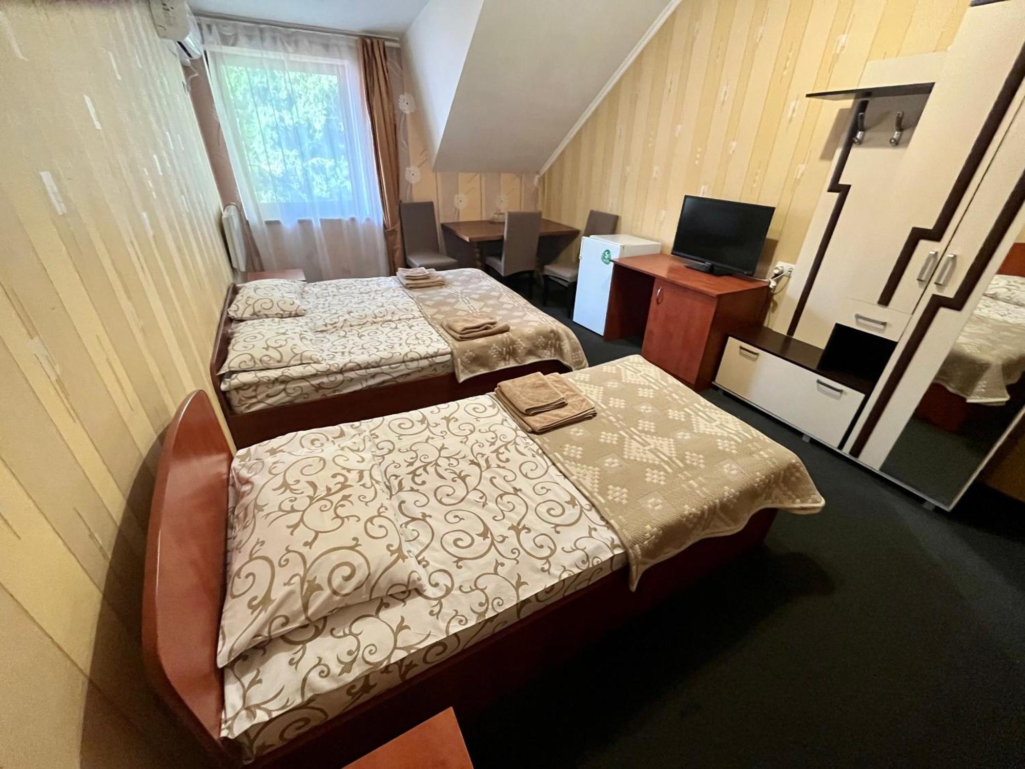 Hotel Domino Berehove  Esterno foto