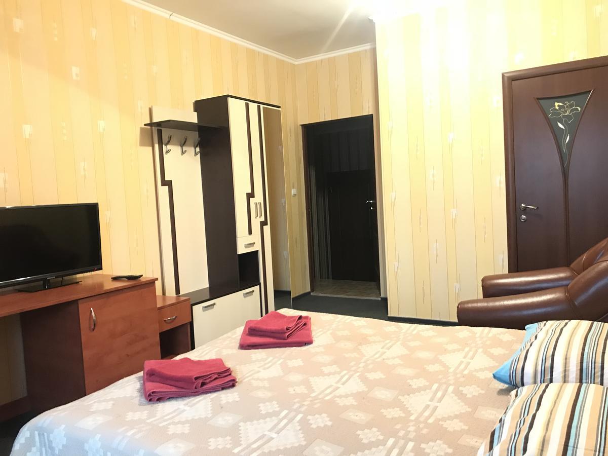 Hotel Domino Berehove  Esterno foto